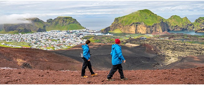 WILD ARCTIC SHORES: CIRCUMNAVIGATING ICELAND AND EXPLORING GREENLAND / 10 DAYS